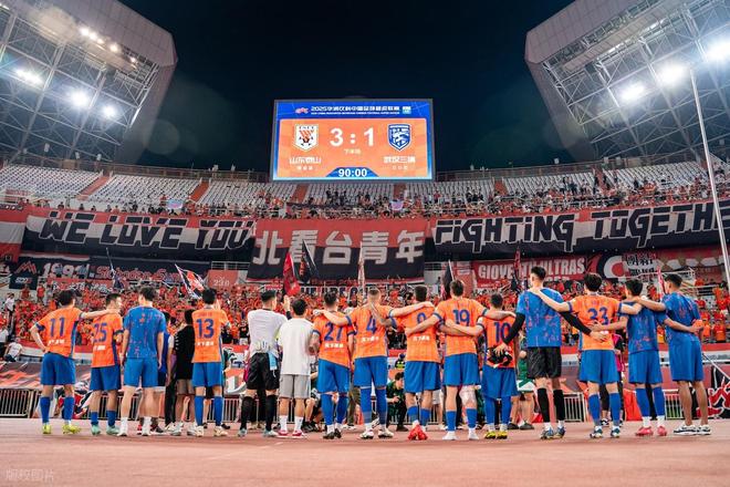 od体育亚洲官网-包含球队士气高涨!一场胜利带来了对球员信心的提升的词条