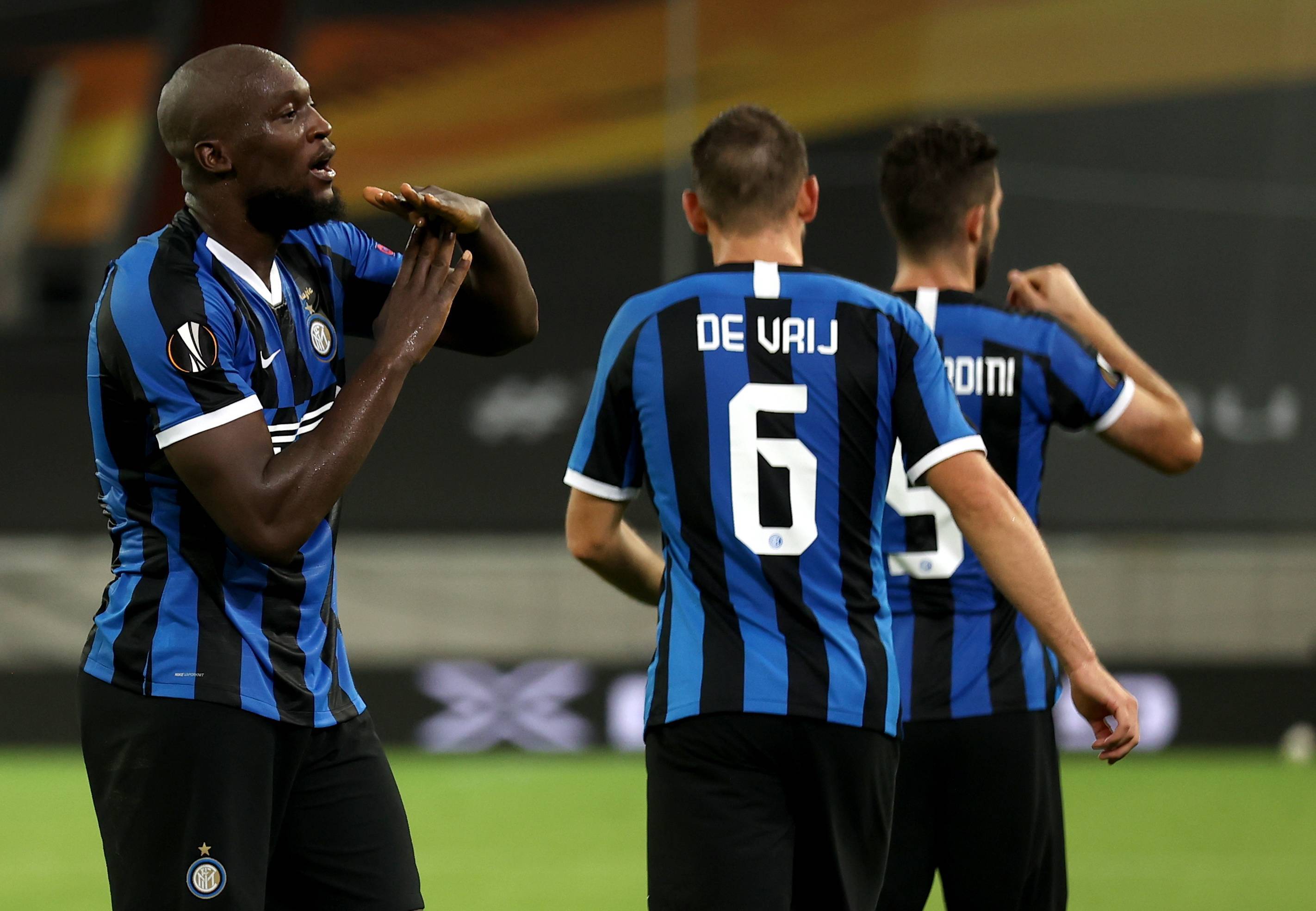 od体育教练-包含奥格斯堡客场逆转战胜对手,豪取胜利的词条