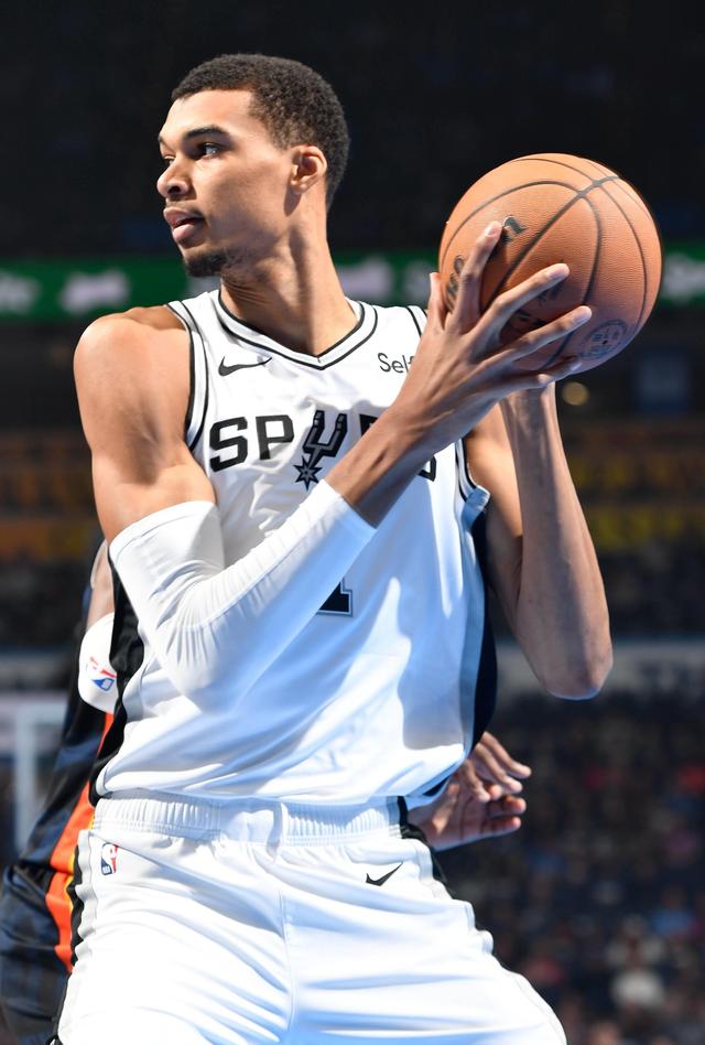 od体育平台-包含马赛球员发挥出色，领先分数继续扩大的词条