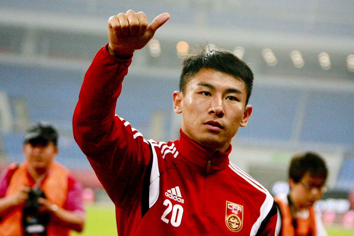 精神足球比赛再掀风波，中国选手绽放智慧