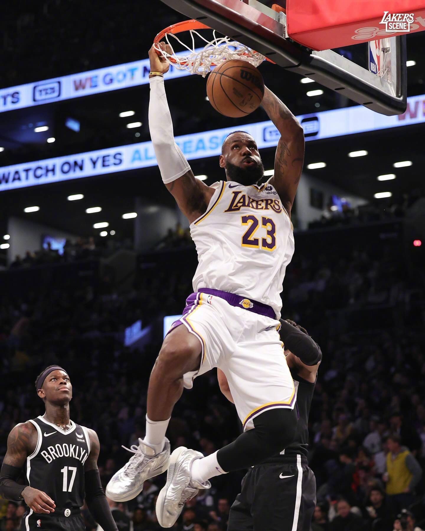 篮网主场大胜湖人取得重要胜利的简单介绍