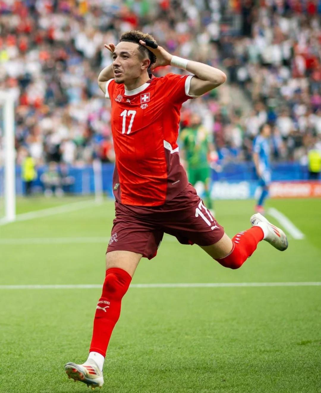 瑞士队在比赛中展现出众技术，助球队赢得胜利的简单介绍